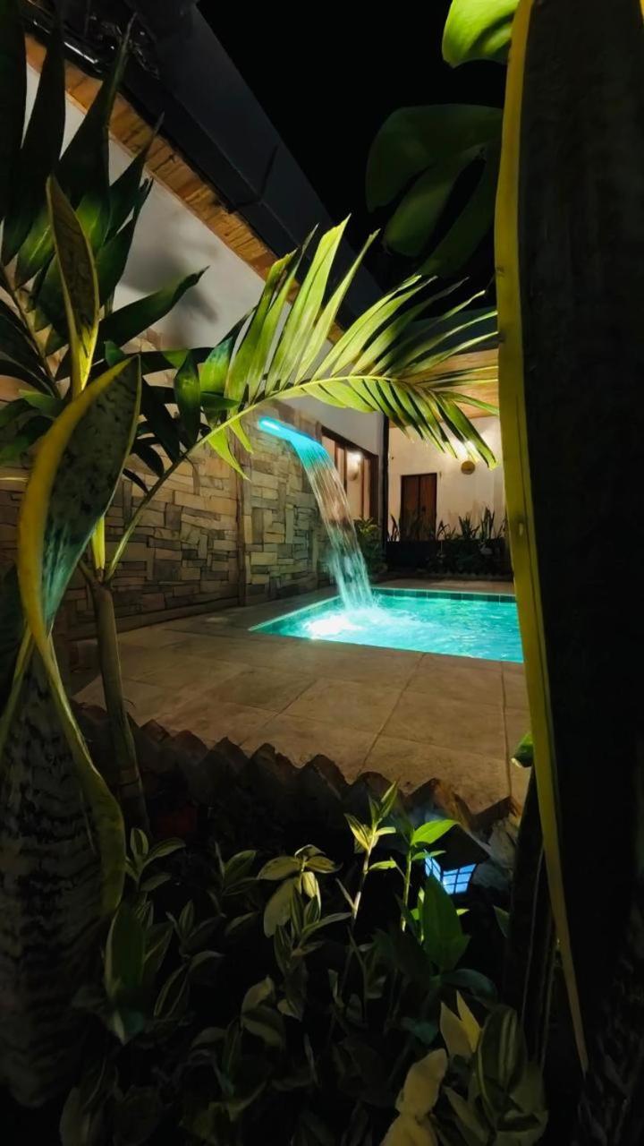 Hotel Alcazar Real Utica Esterno foto